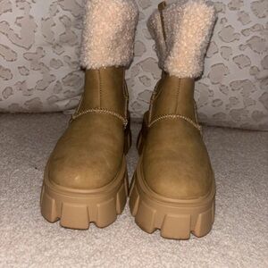 PrettyLittleThing Tan Ankle Boots with Shearling Cuff